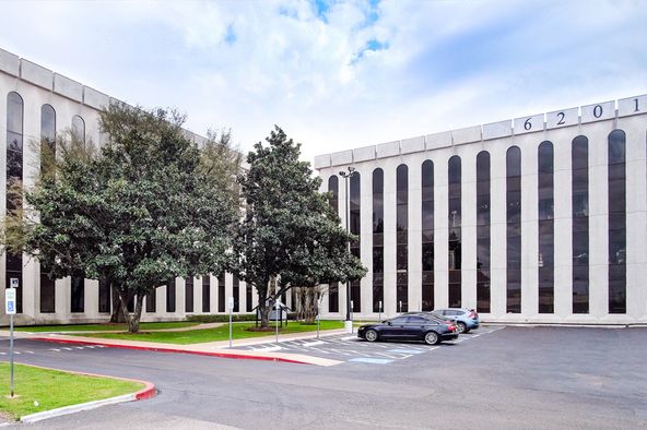 6201 Bonhomme Rd, Houston, TX 77036